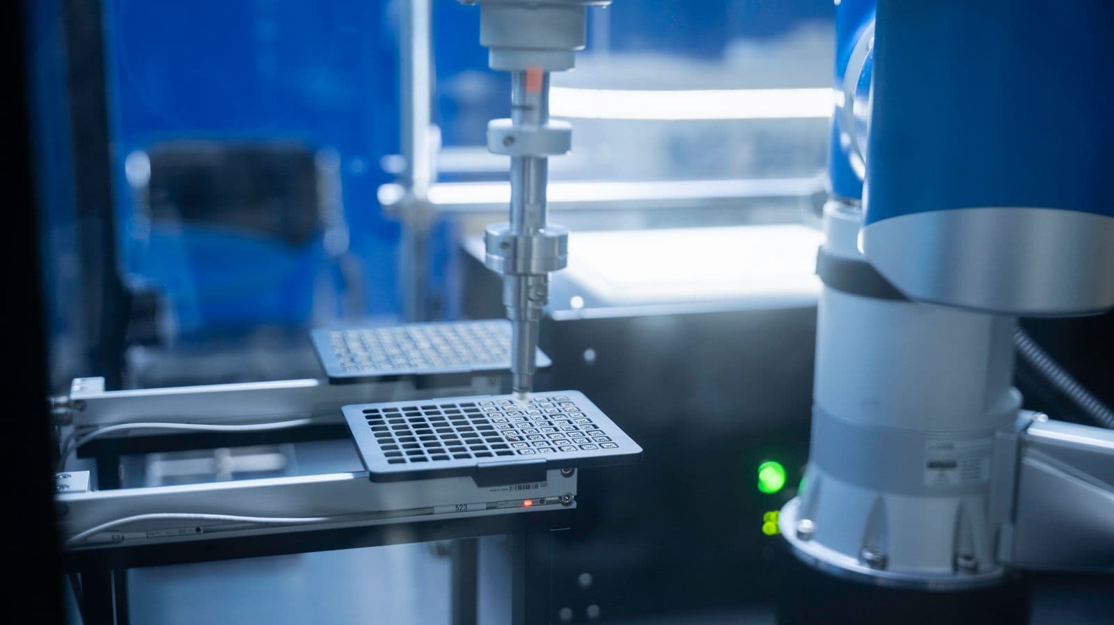 Robotic arm in lab precision environment - VLA training data collection service